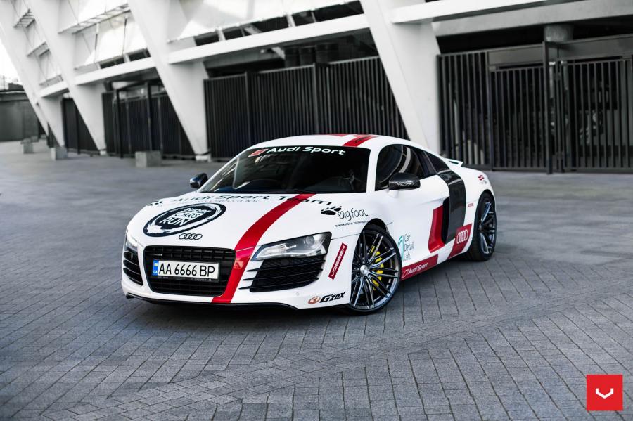  Audi R8 V10 on Vossen Wheels (VFS4) 2017 года  (фото 1 из 17)